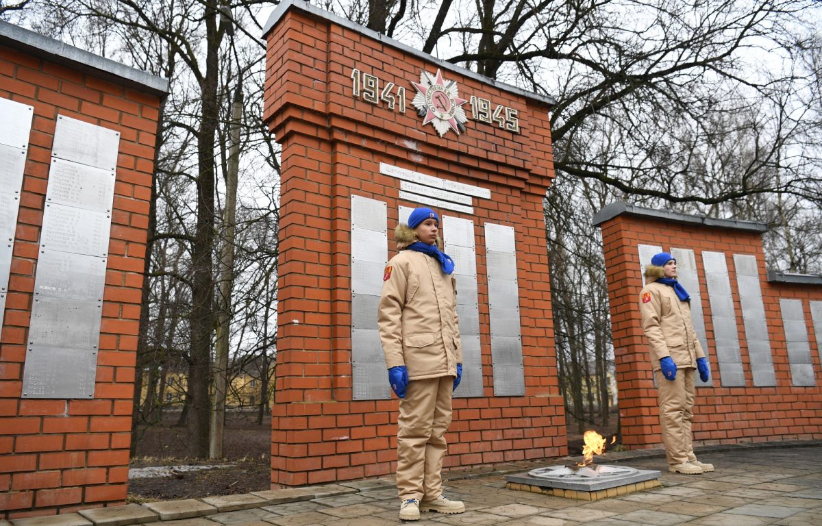 Игорь Руденя в Торжке почтил память защитников Отечества