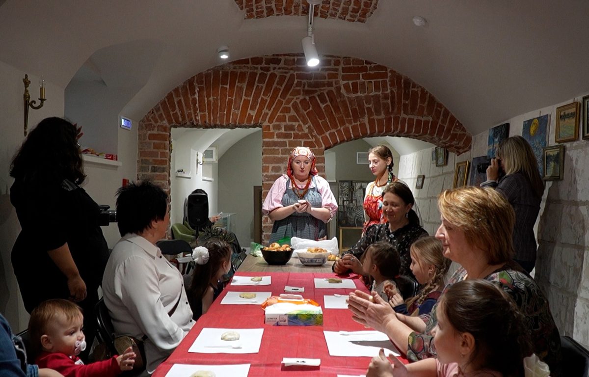 В Твери многодетные семьи и семьи участников СВО встретили весну по народным традициям