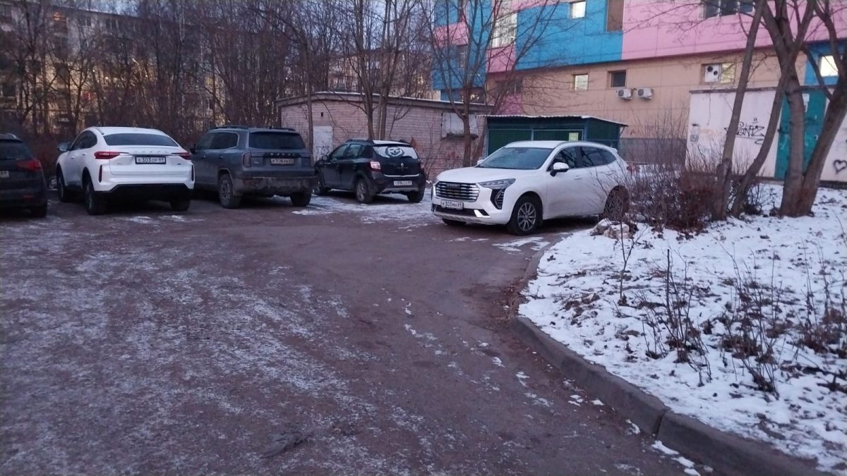 Из-за неправильной парковки в Тверской области срывается половина рейсов мусоровозов