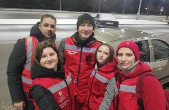 В Твери волонтеры спасли замерзающего мужчину   В Твери волонтеры спасли замерзающего мужчину