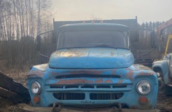 Пьяные жители Тверской области решили покататься на чужом ЗИЛе Пьяные жители Тверской области решили покататься на чужом ЗИЛе