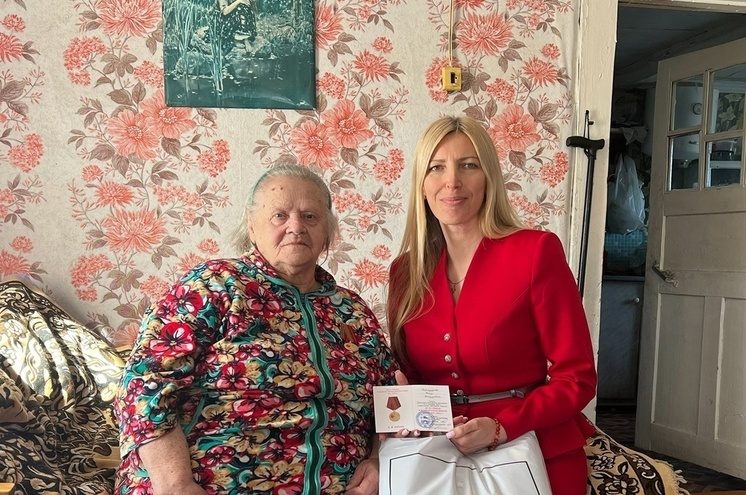 Медали “80 лет Победы” вручили ветеранам в Оленинском округе