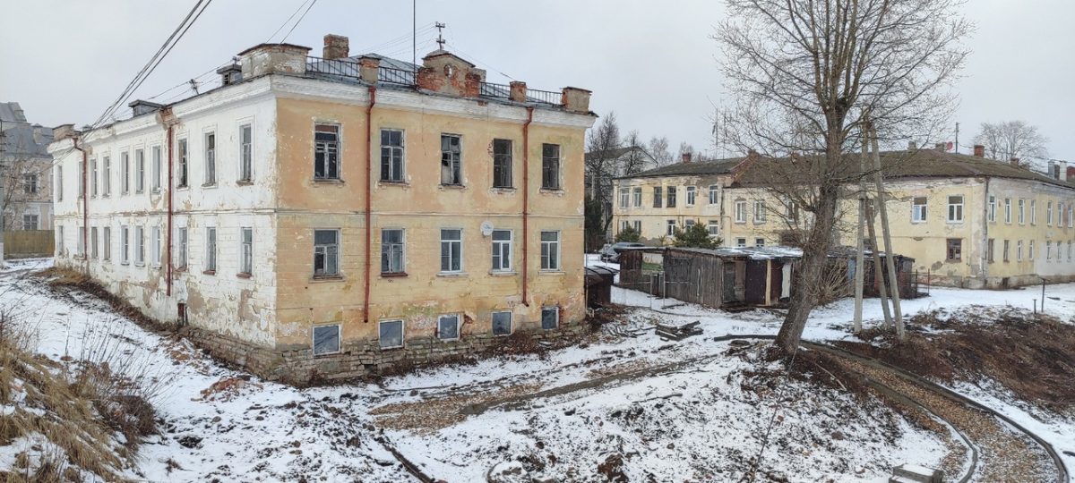 Не проходите мимо: бывший драмтеатр в Торжке