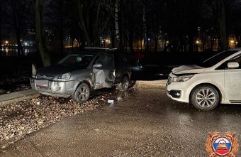 В Тверской области водитель «Киа» сбил стоящую у машины женщину В Тверской области водитель «Киа» сбил стоящую у машины женщину