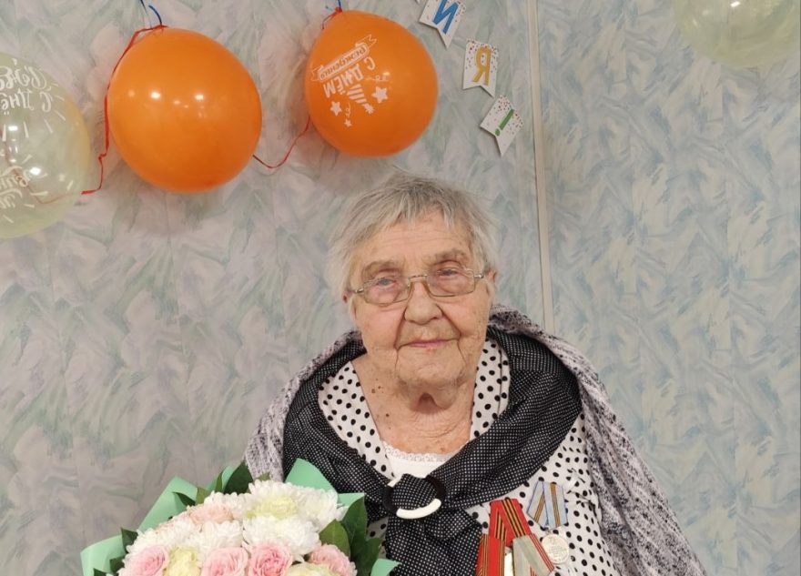 100 лет исполнилось труженице тыла Антонине Слесаревой из Лихославля 100 лет исполнилось труженице тыла Антонине Слесаревой из Лихославля