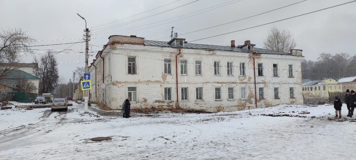 Не проходите мимо: бывший драмтеатр в Торжке