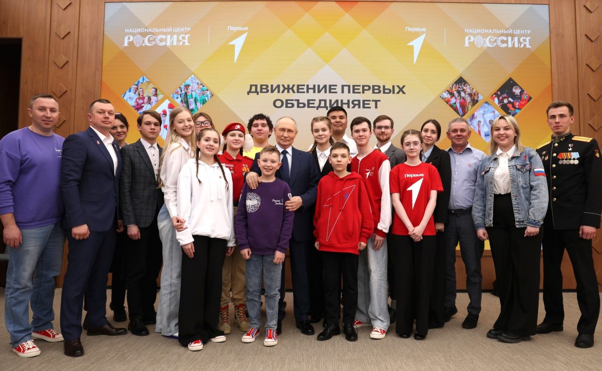 Матвей Снежков из Тверской области счастлив, что сфотографировался с Владимиром Путиным