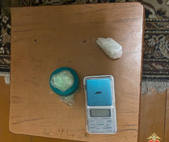 В Твери задержали семейную пару наркосбытчиков В Твери задержали семейную пару наркосбытчиков