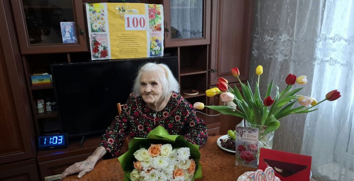Губернатор поздравил со 100-летним юбилеем ветерана войны Нину Петровну Соловьёву