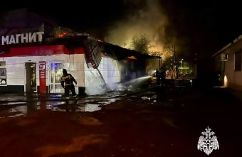 Ночью пожарные спасли магазин в Тверской области Ночью пожарные спасли магазин в Тверской области