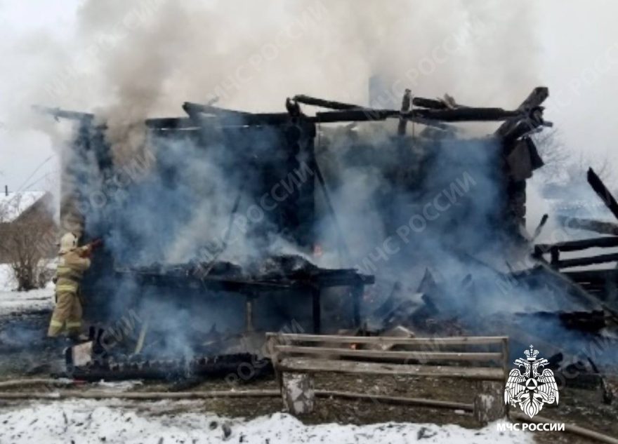 Огонь уничтожил жилой дом в Тверской области