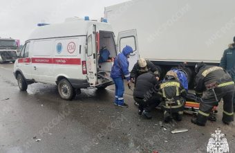 Шесть автомобилей столкнулись на трассе в Тверской области, есть пострадавшие Шесть автомобилей столкнулись на трассе в Тверской области, есть пострадавшие