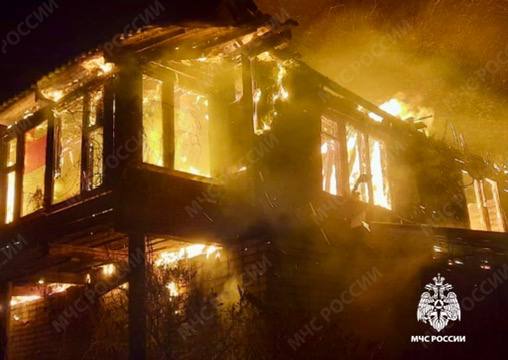Жилой дом сгорел ночью в Тверской области