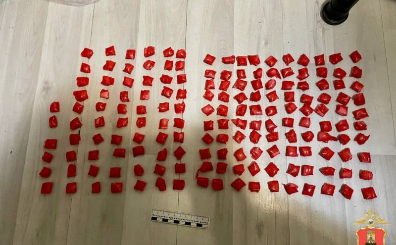 Больше 300 свертков нашли в квартире у 38-летнего тверского наркодилера Больше 300 свертков нашли в квартире у 38-летнего тверского наркодилера