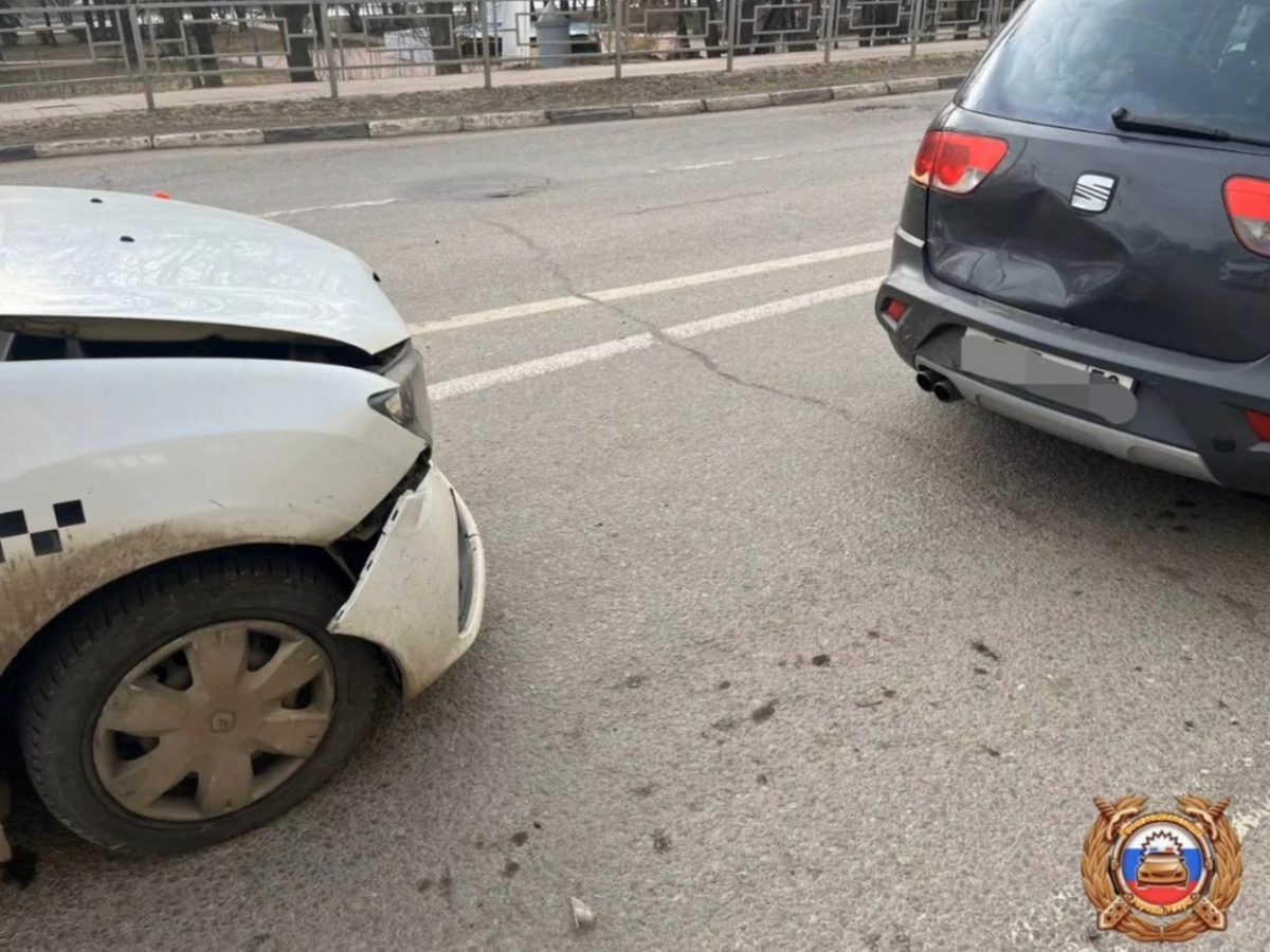 Девушка пострадала в столкновении двух иномарок в Твери