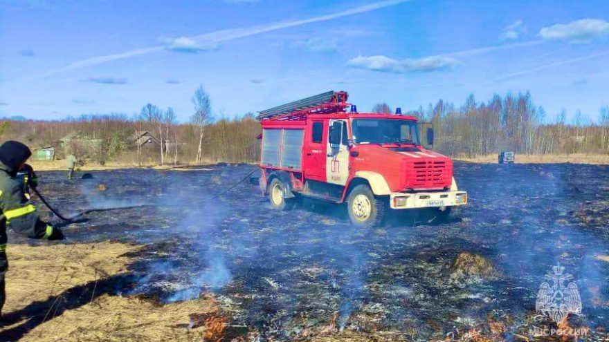Деревню под Тверью спасли от пожара