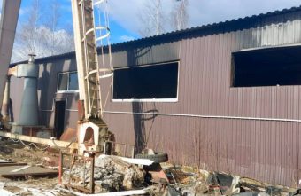 Пожарным удалось потушить горящий ангар в Твери