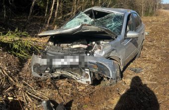 В Тверской области легковушка вылетела в кювет, есть погибший В Тверской области легковушка вылетела в кювет, есть погибший