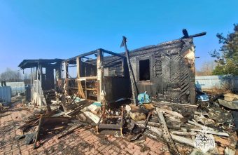 В Тверской области мужчина хотел сжечь мусор, а уничтожил дом и баню соседа В Тверской области мужчина хотел сжечь мусор, а уничтожил дом и баню соседа