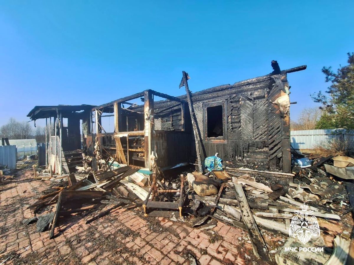 В Тверской области мужчина хотел сжечь мусор, а уничтожил дом и баню соседа