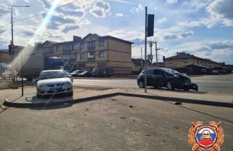 Два человека пострадали в столкновении двух иномарок в Твери Два человека пострадали в столкновении двух иномарок в Твери
