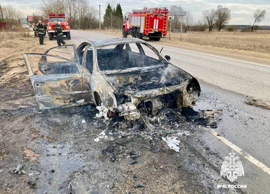 На дороге под Тверью сгорел "Опель"