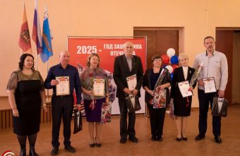 В Вышнем Волочке наградили лучших педагогов В Вышнем Волочке наградили лучших педагогов