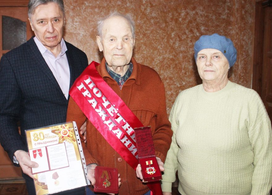 В Западной Двине появился еще один почетный гражданин