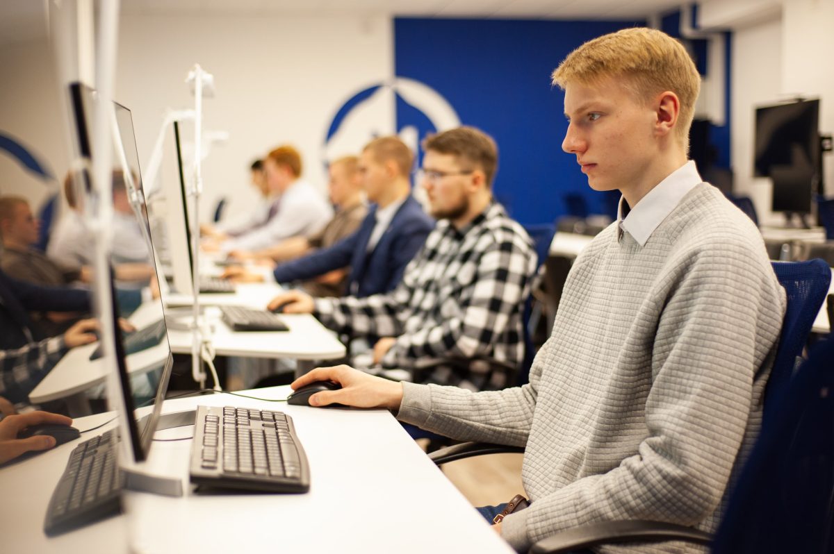 На «Уроке цифры» школьники из Тверской области могут узнать все о программировании