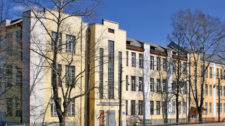 Губернатор Игорь Руденя поздравил коллектив и студентов со 105-летием Тверского промышленно-экономического колледжа Губернатор Игорь Руденя поздравил коллектив и студентов со 105-летием Тверского промышленно-экономического колледжа
