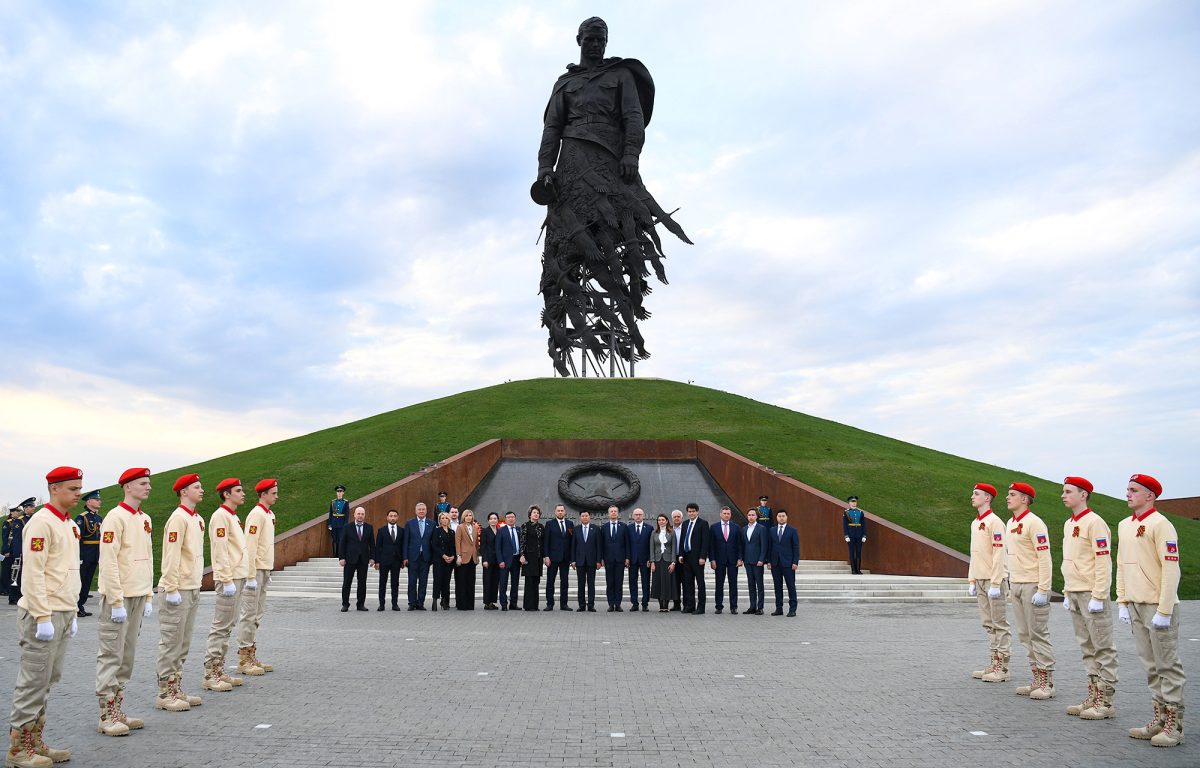 Совет Федерации РФ и Сенат Парламента Казахстана почтили память погибших в годы Великой Отечественной войны