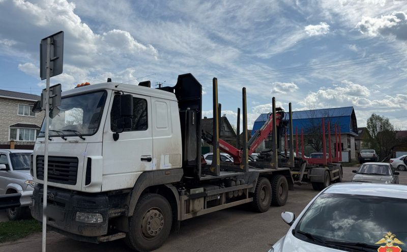 "Черные лесорубы" заготовили в Тверской области больше 1 800 кубических метров древесины "Черные лесорубы" заготовили в Тверской области больше 1 800 кубических метров древесины