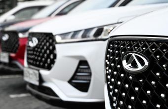 В России начали массово закрываться китайские автосалоны