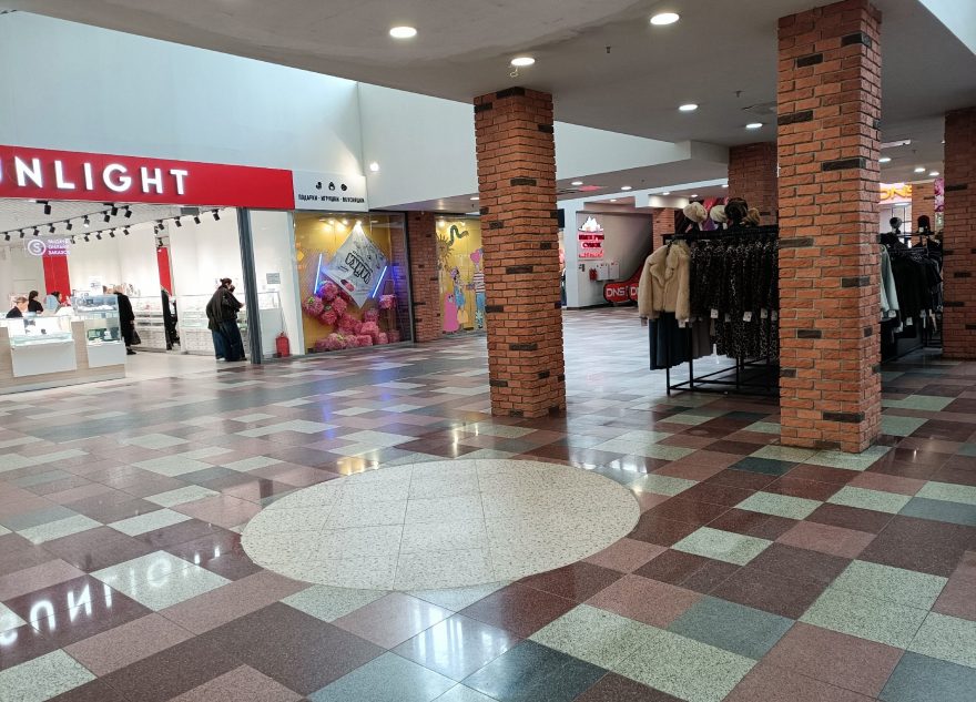 В торговом центре "Рубин" в Твери снесли аквариумы