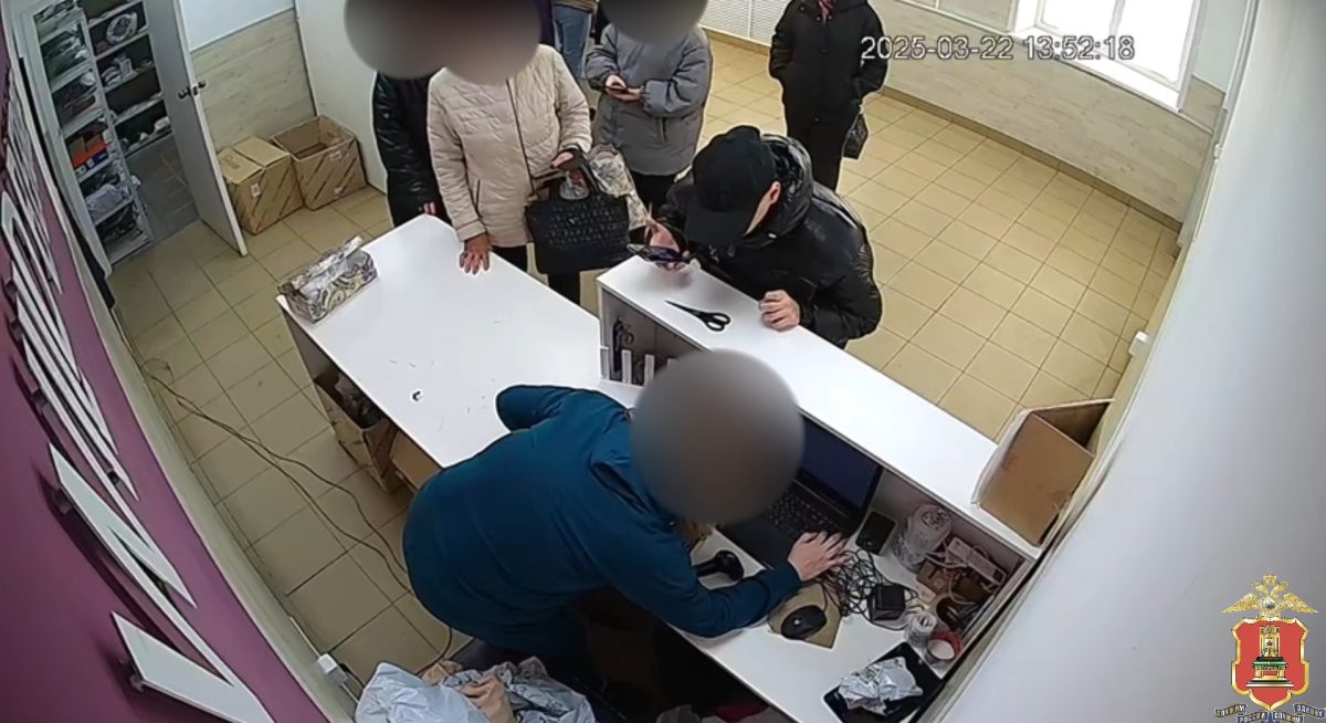 В Твери по горячим следам задержали мошенника-гастролёра В Твери по горячим следам задержали мошенника-гастролёра