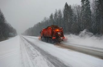 132 единицы техники вышли на расчистку дорог Тверской области 132 единицы техники вышли на расчистку дорог Тверской области
