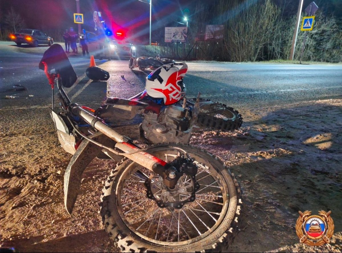 Два подростка на питбайках попали в больницу после ДТП в Твери