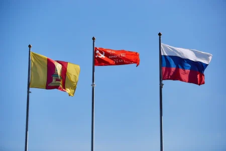 Президент Владимир Путин объявил перемирие в дни 80-летия Победы