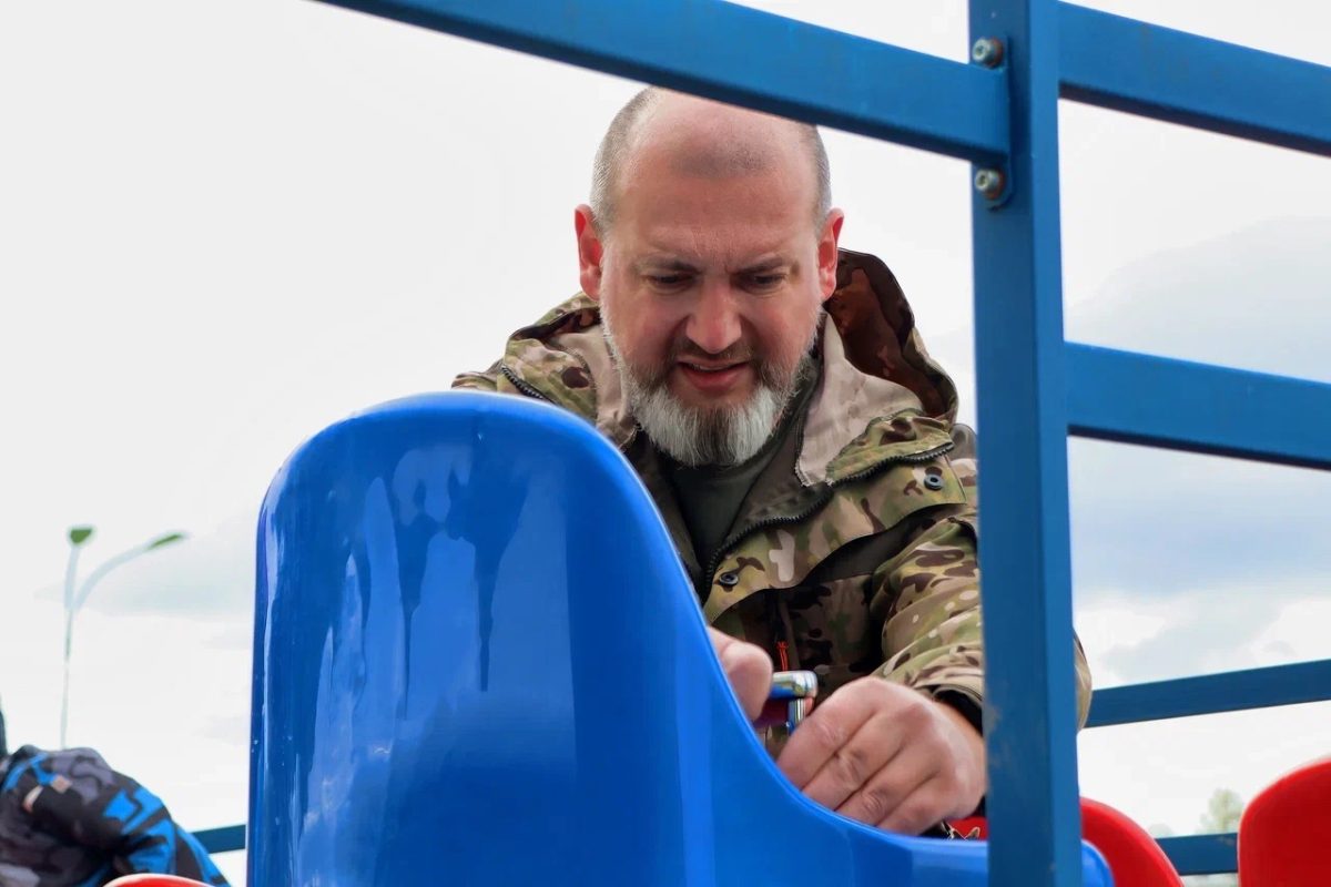 В Тверской области вандалы и их родители восстановили разбитые трибуны