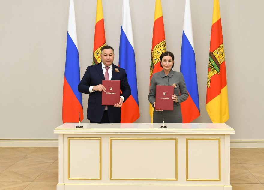 Губернатор Игорь Руденя и генеральный директор АСИ Светлана Чупшева подписали соглашение о сотрудничестве