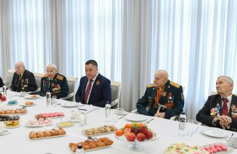 Губернатор Игорь Руденя провел встречу с ветеранами Великой Отечественной войны