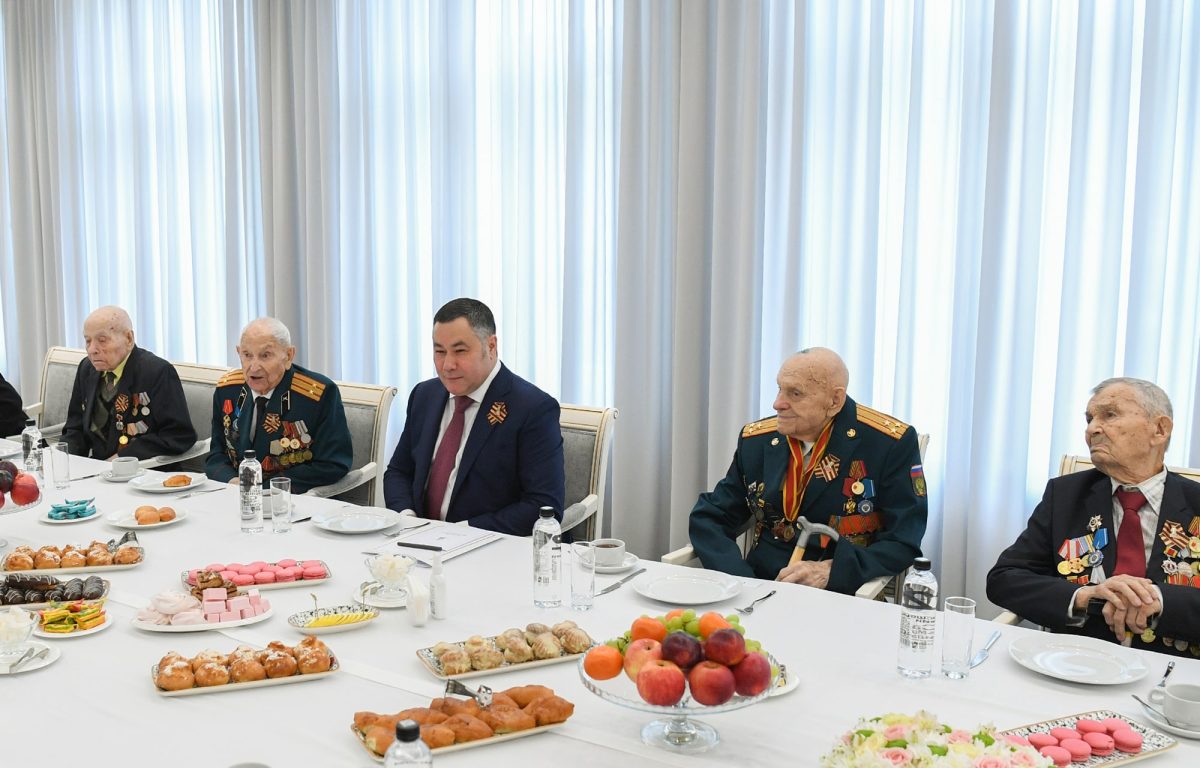 Губернатор Игорь Руденя провел встречу с ветеранами Великой Отечественной войны