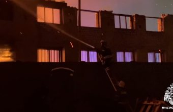 Сильный пожар на складе в Твери попал на видео Сильный пожар на складе в Твери попал на видео