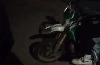 Жители поселка под Тверью пожаловались на подростков на питбайках