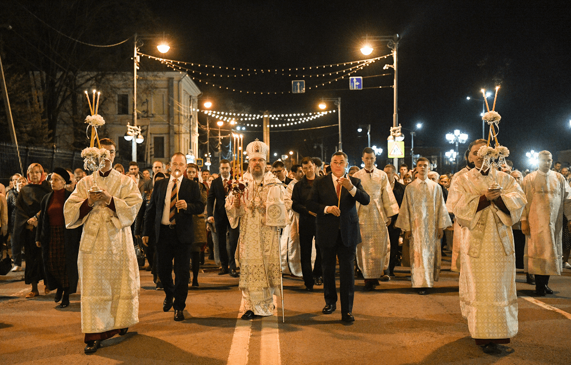 Губернатор Игорь Руденя встретил Светлую Пасху вместе с прихожанами Спасо-Преображенского кафедрального собора