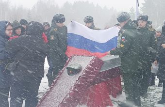 В Тверской области в последний путь проводили Игоря Савинова, погибшего в зоне СВО В Тверской области в последний путь проводили Игоря Савинова, погибшего в зоне СВО