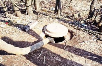 Сотрудники ассенизаторской службы сливали нечистоты в городской коллектор Сотрудники ассенизаторской службы сливали нечистоты в городской коллектор