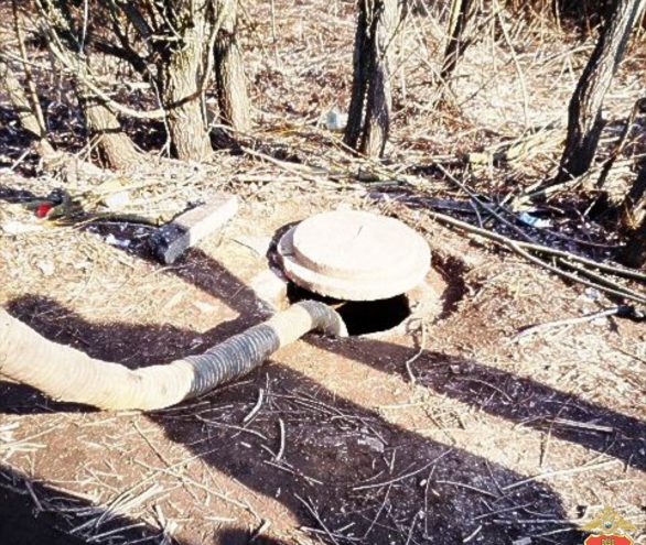 Сотрудники ассенизаторской службы сливали нечистоты в городской коллектор Сотрудники ассенизаторской службы сливали нечистоты в городской коллектор