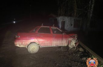 Пьяная женщина-водитель ВАЗа протаранила опору ЛЭП в Тверской области Пьяная женщина-водитель ВАЗа протаранила опору ЛЭП в Тверской области