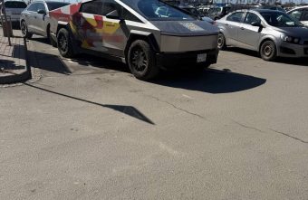 В Твери заметили Cybertruck от Илона Маска